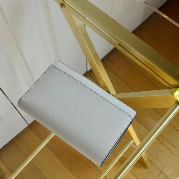 Kate Spade KJ058 NYC Big Apple Medium Wallet - Picture 3 of 9